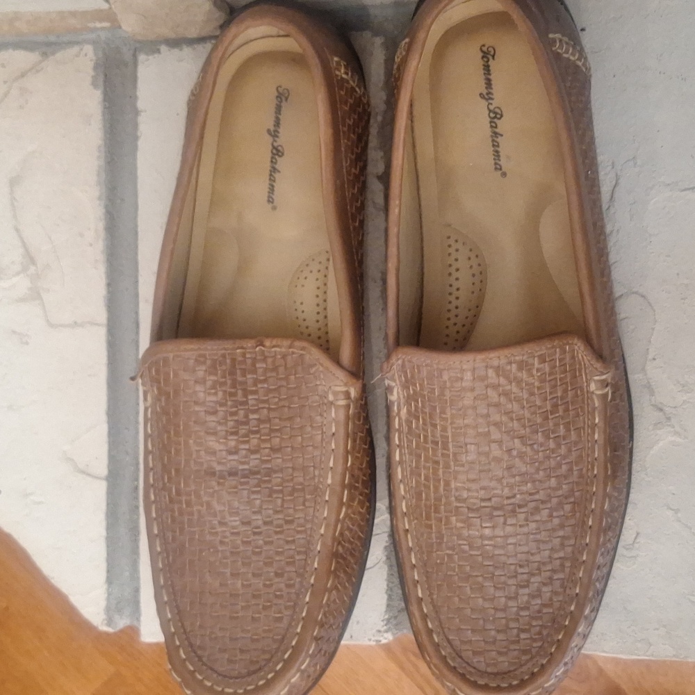 Tommy Bahama size 14 loafers - Picture 2 of 4